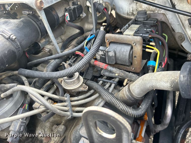 image for item EG0805 1996 Ford  F700 bucket truck