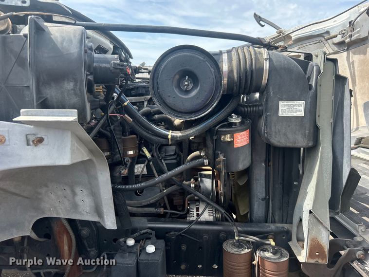 image for item EG0805 1996 Ford  F700 bucket truck