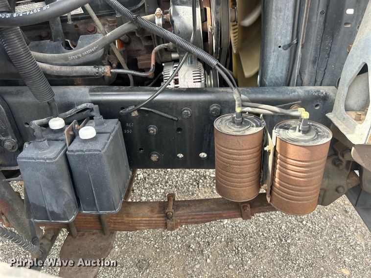 image for item EG0805 1996 Ford  F700 bucket truck