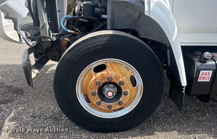 image for item EG0805 1996 Ford  F700 bucket truck