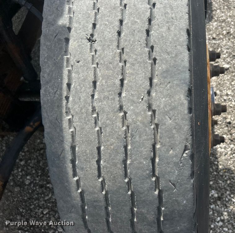 image for item EG0805 1996 Ford  F700 bucket truck