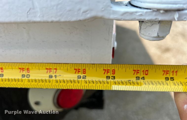 image for item EG0882 2000 GMC C6500 chipper truck