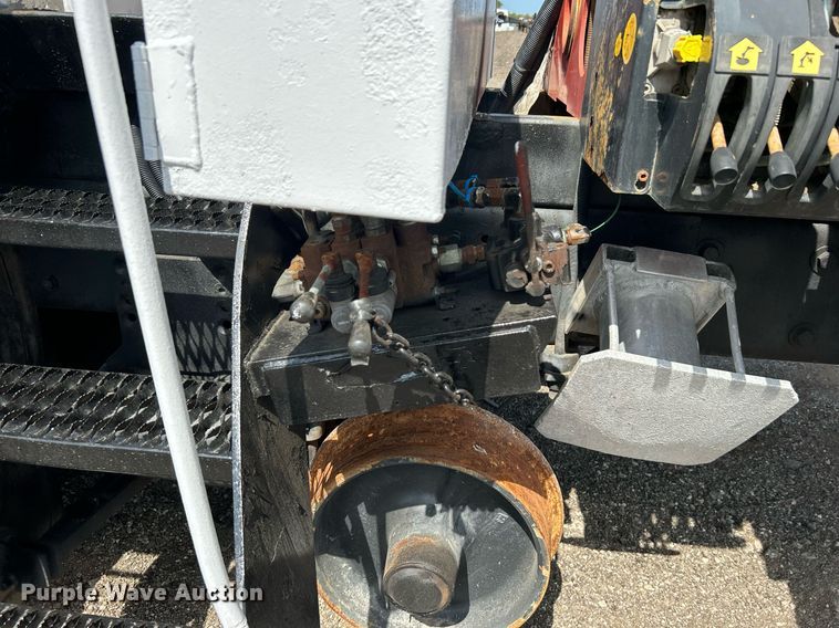 image for item EG1091 2007 Freightliner  Business Class M2 crane truck