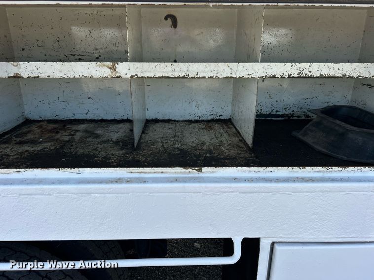 image for item EG1091 2007 Freightliner  Business Class M2 crane truck