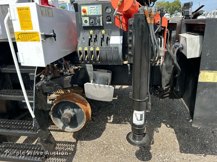 image for item EG1091 2007 Freightliner  Business Class M2 crane truck