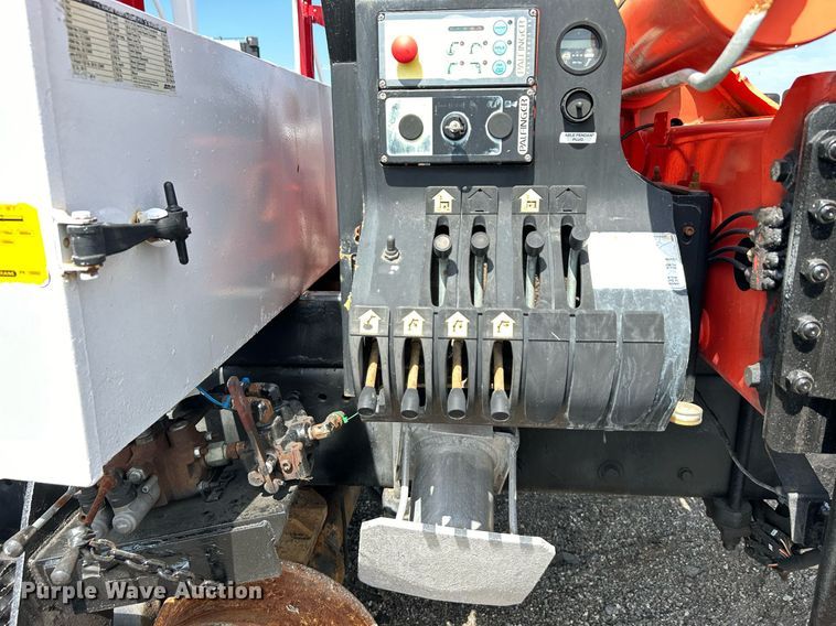 image for item EG1091 2007 Freightliner  Business Class M2 crane truck