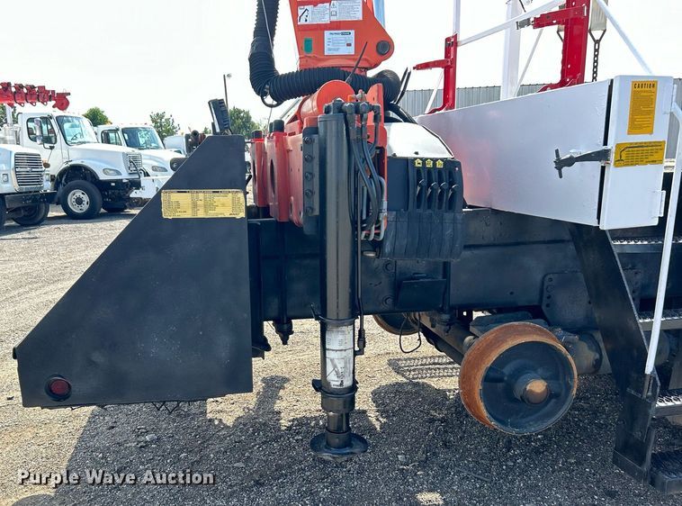 image for item EG1091 2007 Freightliner  Business Class M2 crane truck