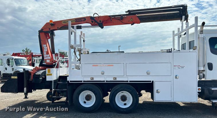 image for item EG1091 2007 Freightliner  Business Class M2 crane truck