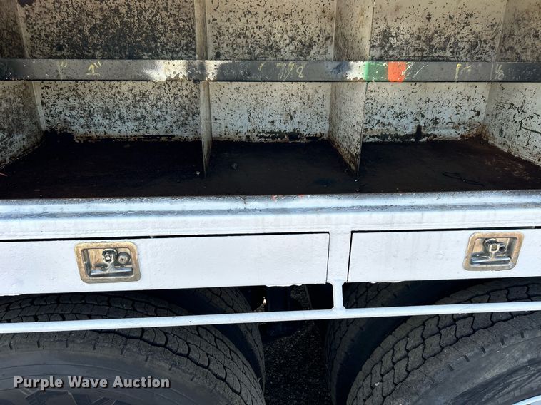 image for item EG1091 2007 Freightliner  Business Class M2 crane truck