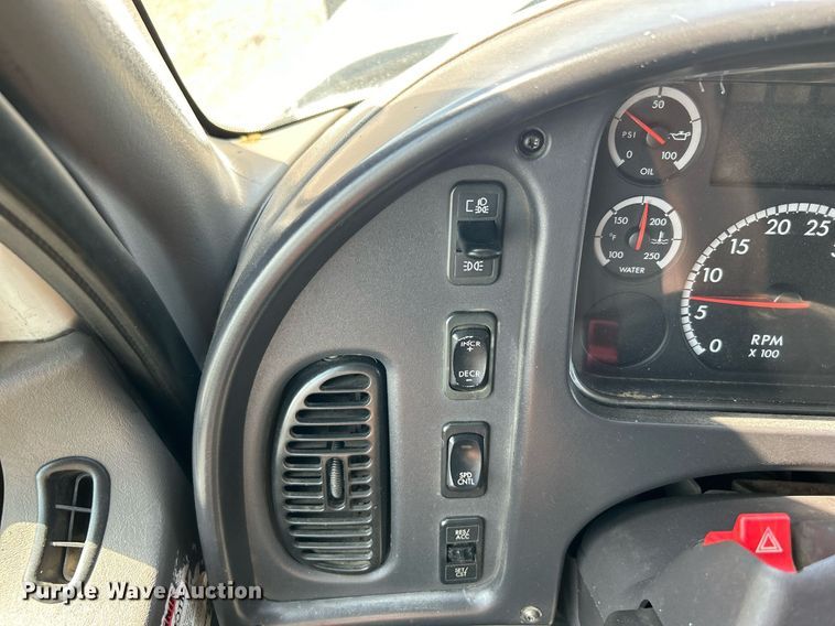 image for item EG1091 2007 Freightliner  Business Class M2 crane truck