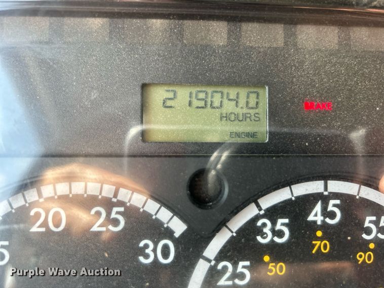 image for item EG1091 2007 Freightliner  Business Class M2 crane truck