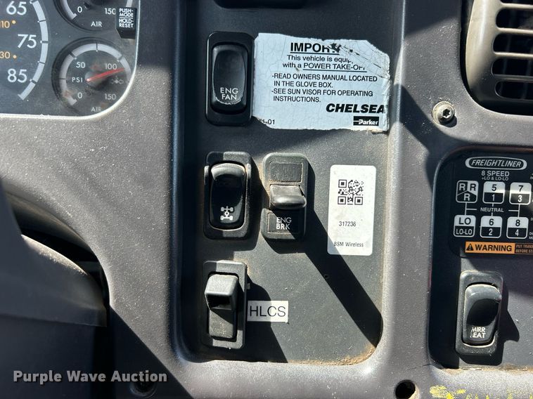 image for item EG1091 2007 Freightliner  Business Class M2 crane truck