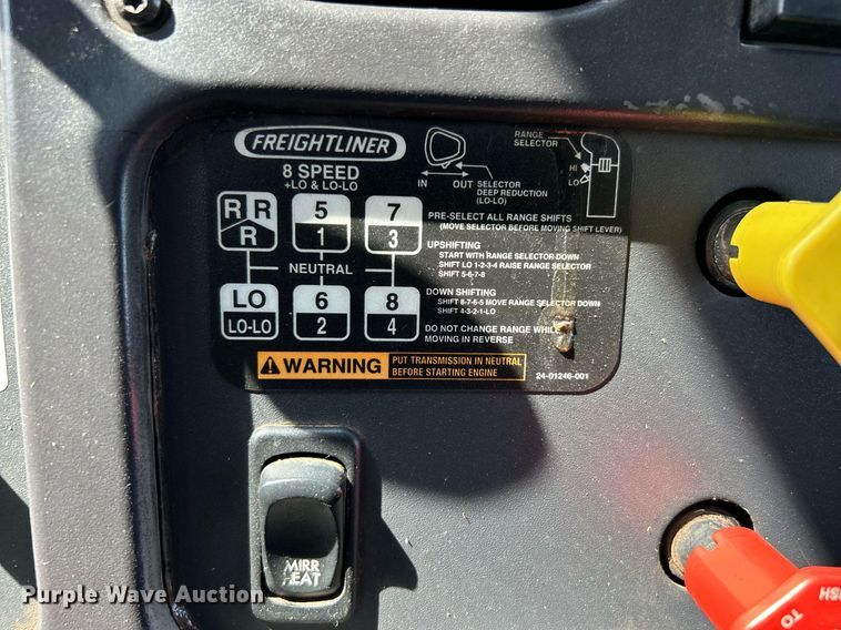 image for item EG1091 2007 Freightliner  Business Class M2 crane truck