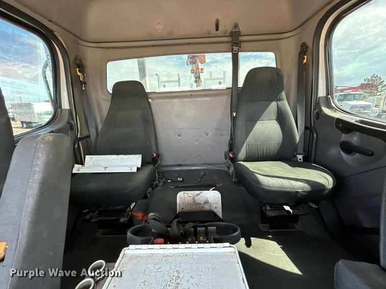 image for item EG1091 2007 Freightliner  Business Class M2 crane truck