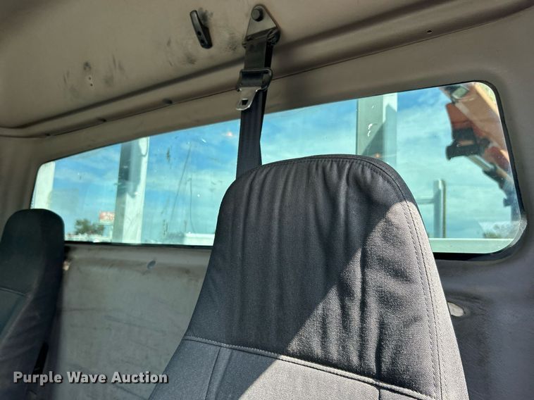 image for item EG1091 2007 Freightliner  Business Class M2 crane truck