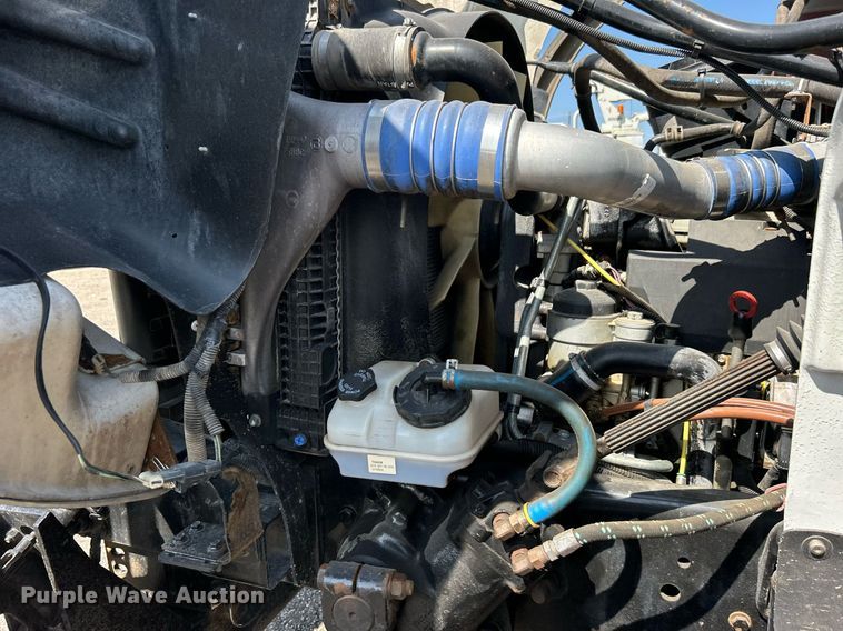 image for item EG1091 2007 Freightliner  Business Class M2 crane truck