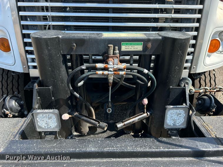 image for item EG1091 2007 Freightliner  Business Class M2 crane truck