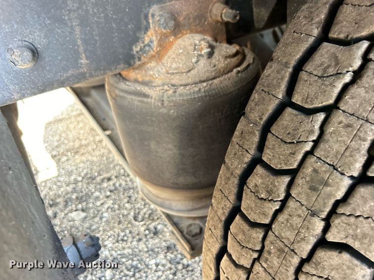 image for item EG1091 2007 Freightliner  Business Class M2 crane truck