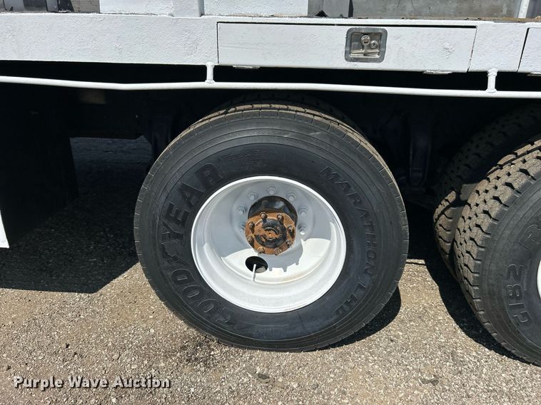 image for item EG1091 2007 Freightliner  Business Class M2 crane truck