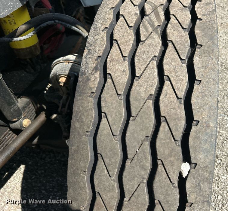 image for item EG1091 2007 Freightliner  Business Class M2 crane truck