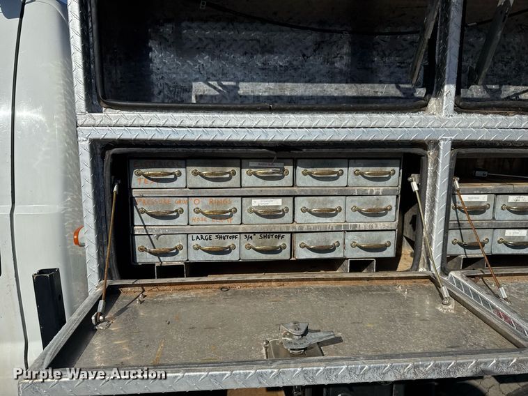 image for item EG2194 2010 Ford F550 Super Duty  utility / service truck