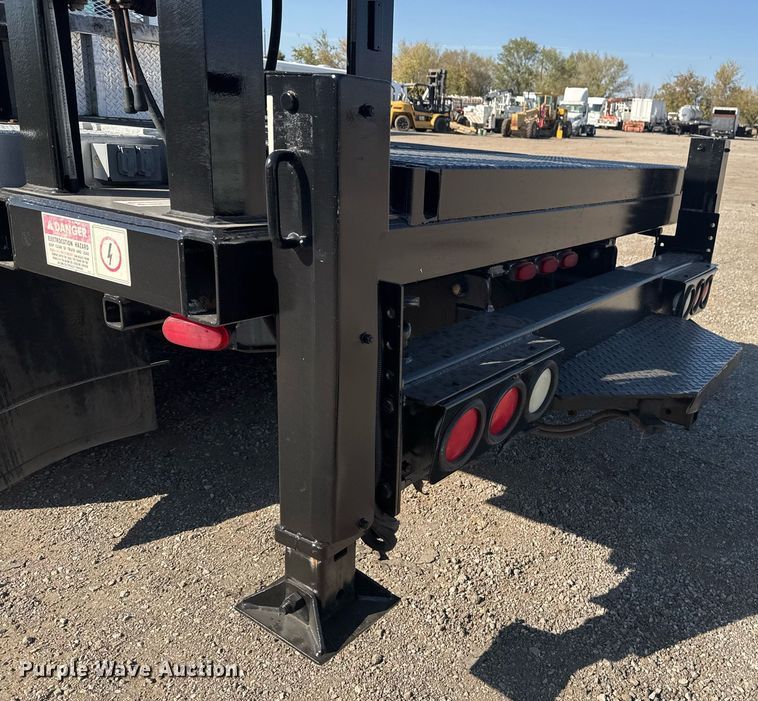 image for item EG2194 2010 Ford F550 Super Duty  utility / service truck