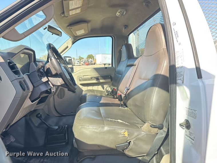 image for item EG2194 2010 Ford F550 Super Duty  utility / service truck