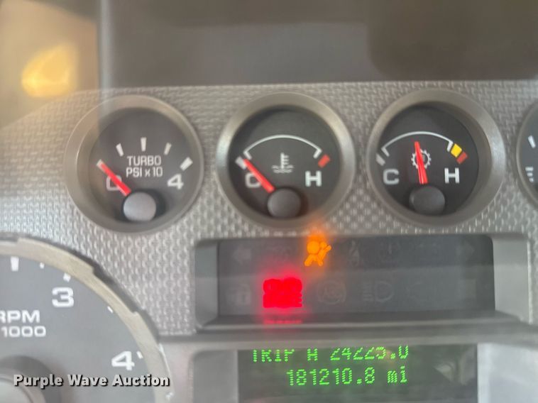 image for item EG2194 2010 Ford F550 Super Duty  utility / service truck