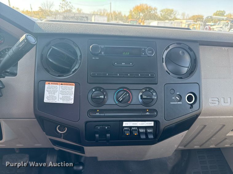 image for item EG2194 2010 Ford F550 Super Duty  utility / service truck