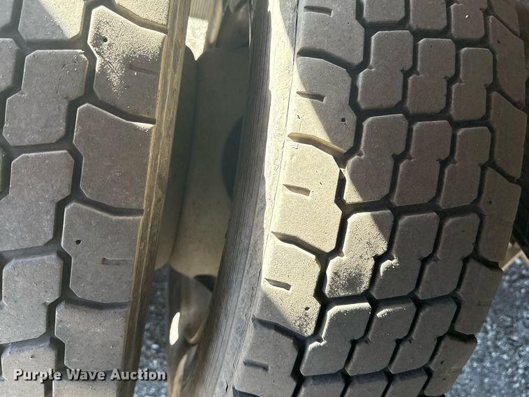 image for item EG2194 2010 Ford F550 Super Duty  utility / service truck