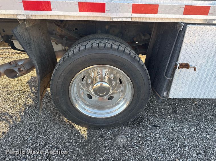 image for item EG2194 2010 Ford F550 Super Duty  utility / service truck