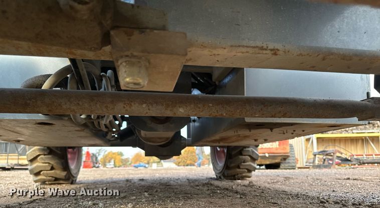 image for item EG6804 1996 Skyjack SJ7027 scissor lift