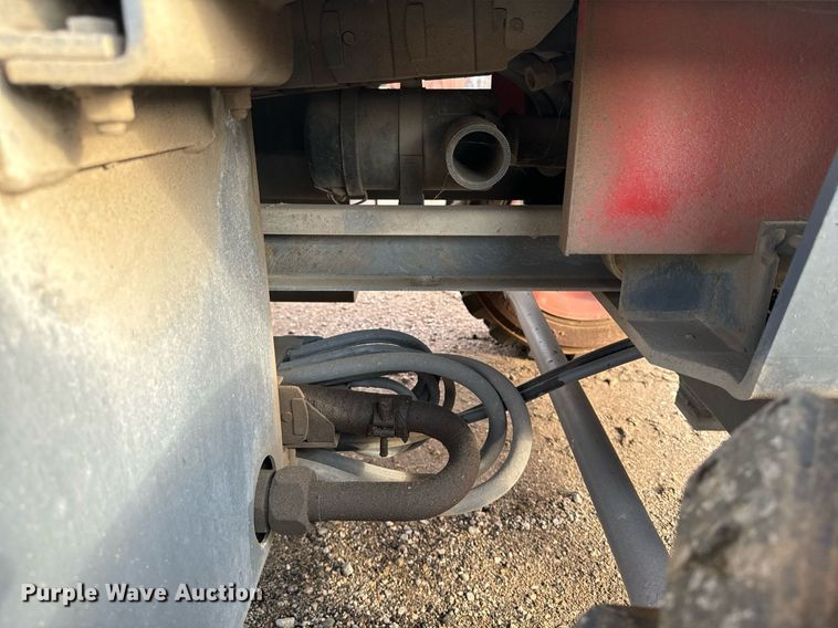 image for item EG6804 1996 Skyjack SJ7027 scissor lift