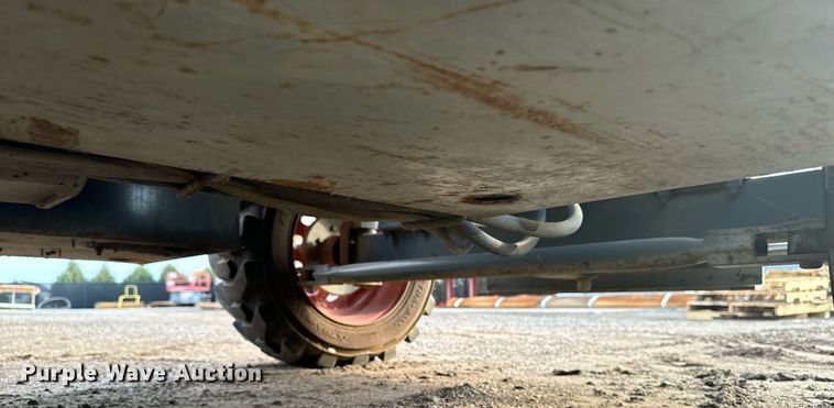 image for item EG6804 1996 Skyjack SJ7027 scissor lift