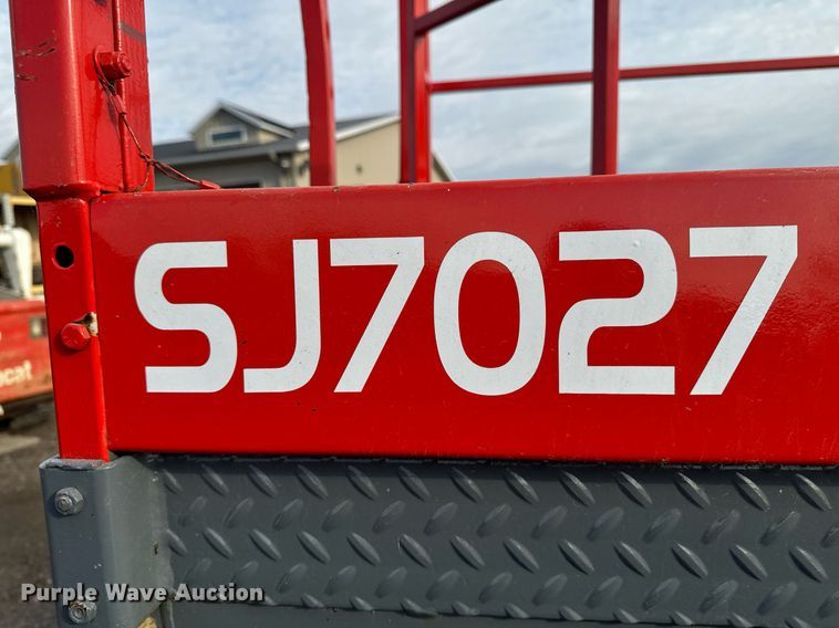 image for item EG6804 1996 Skyjack SJ7027 scissor lift