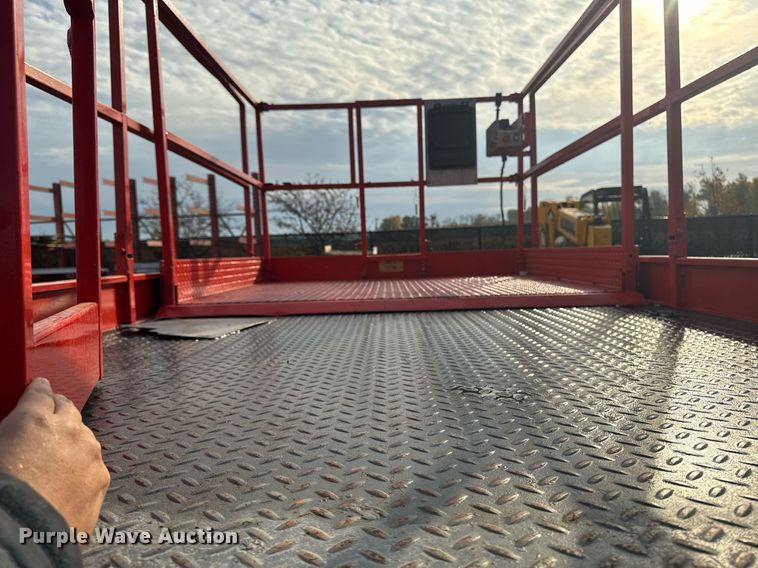 image for item EG6804 1996 Skyjack SJ7027 scissor lift