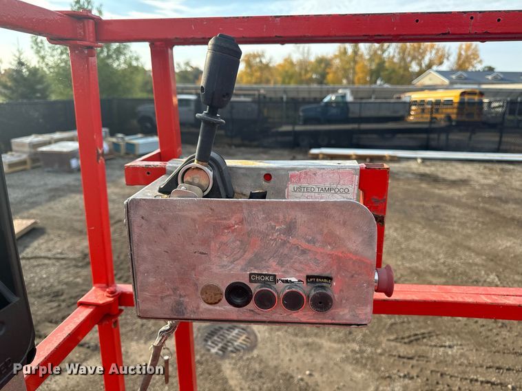 image for item EG6804 1996 Skyjack SJ7027 scissor lift