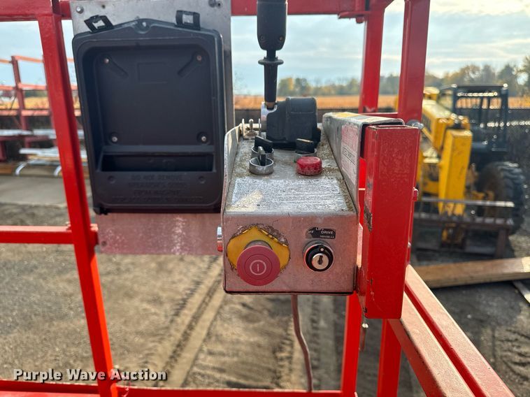 image for item EG6804 1996 Skyjack SJ7027 scissor lift