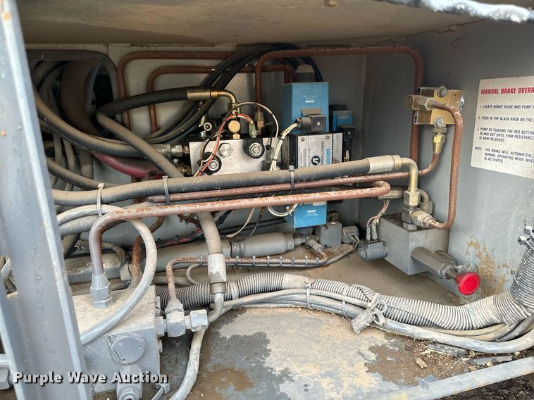 image for item EG6804 1996 Skyjack SJ7027 scissor lift