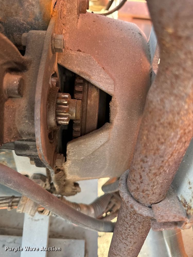 image for item EG6804 1996 Skyjack SJ7027 scissor lift