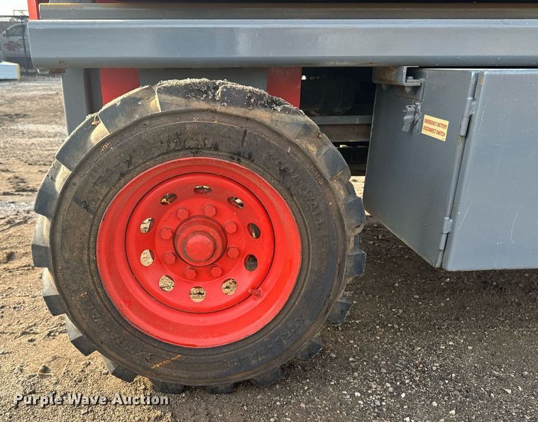 image for item EG6804 1996 Skyjack SJ7027 scissor lift