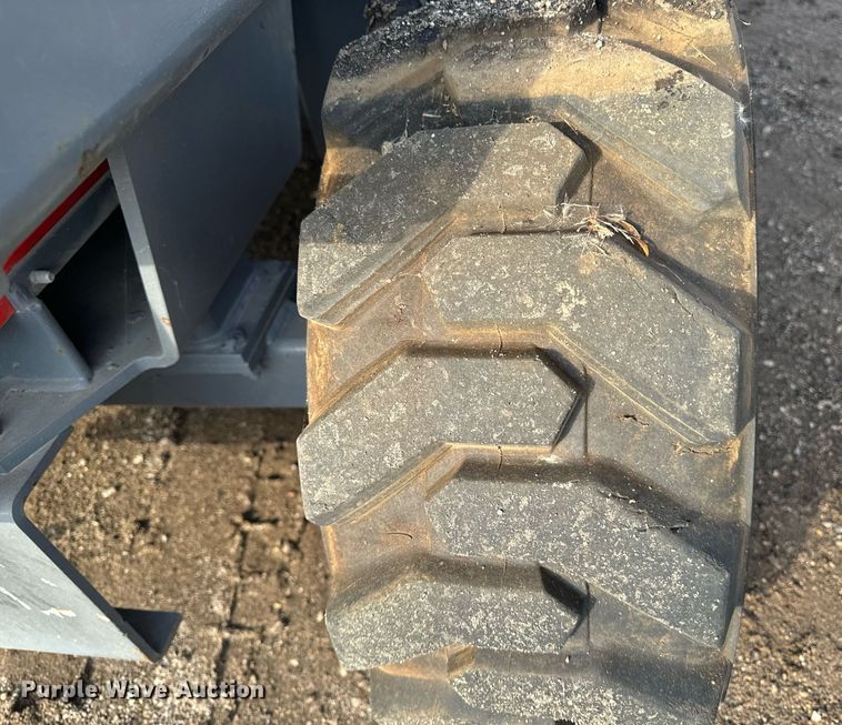 image for item EG6804 1996 Skyjack SJ7027 scissor lift