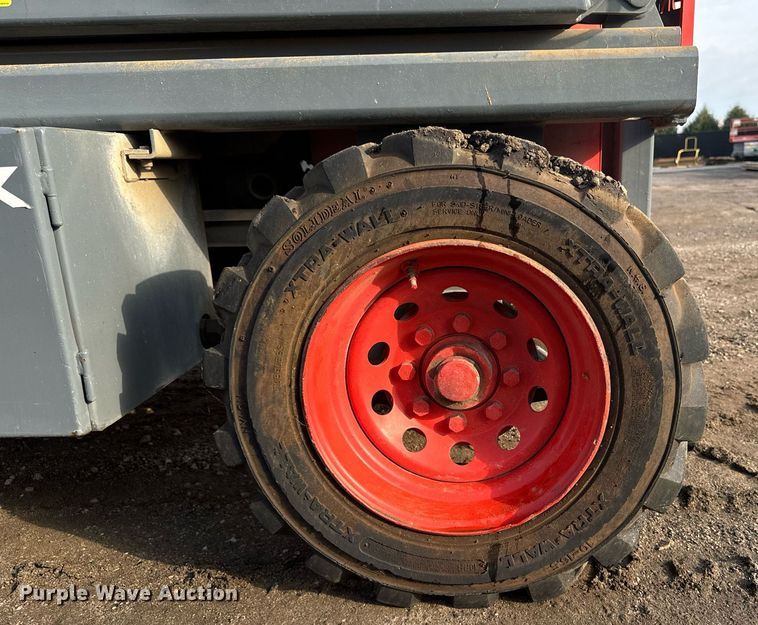 image for item EG6804 1996 Skyjack SJ7027 scissor lift