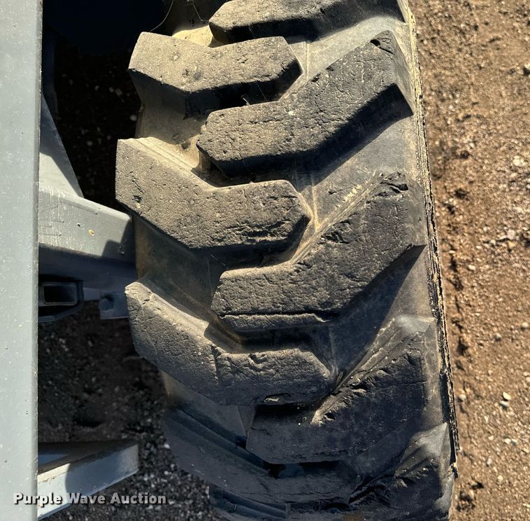 image for item EG6804 1996 Skyjack SJ7027 scissor lift