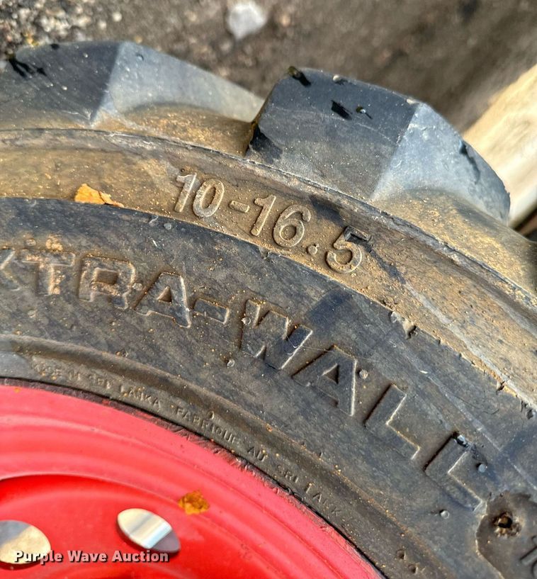 image for item EG6804 1996 Skyjack SJ7027 scissor lift