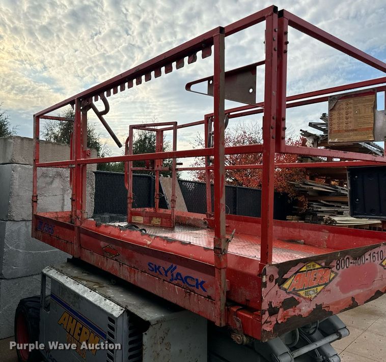 image for item EG6805 Skyjack SJ6826 scissor lift