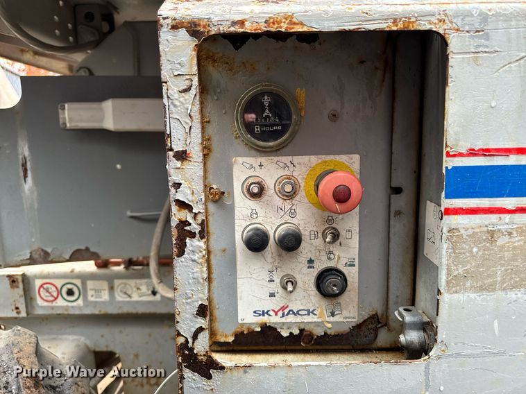 image for item EG6805 Skyjack SJ6826 scissor lift