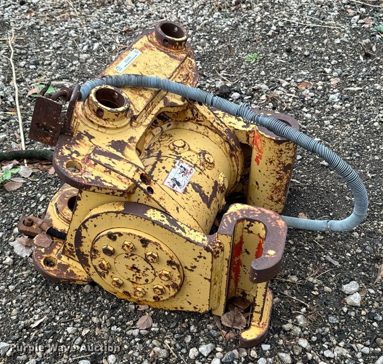 image for item EG6865 Caterpillar excavator bucket swivel