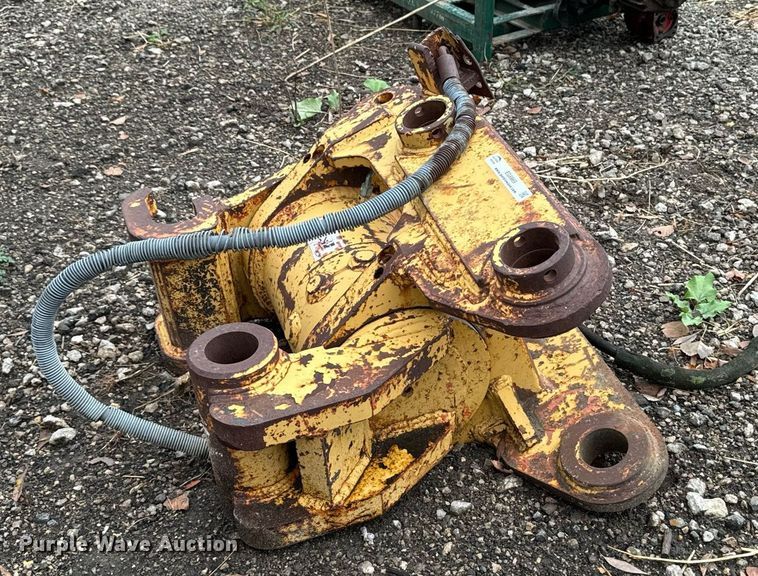 image for item EG6865 Caterpillar excavator bucket swivel