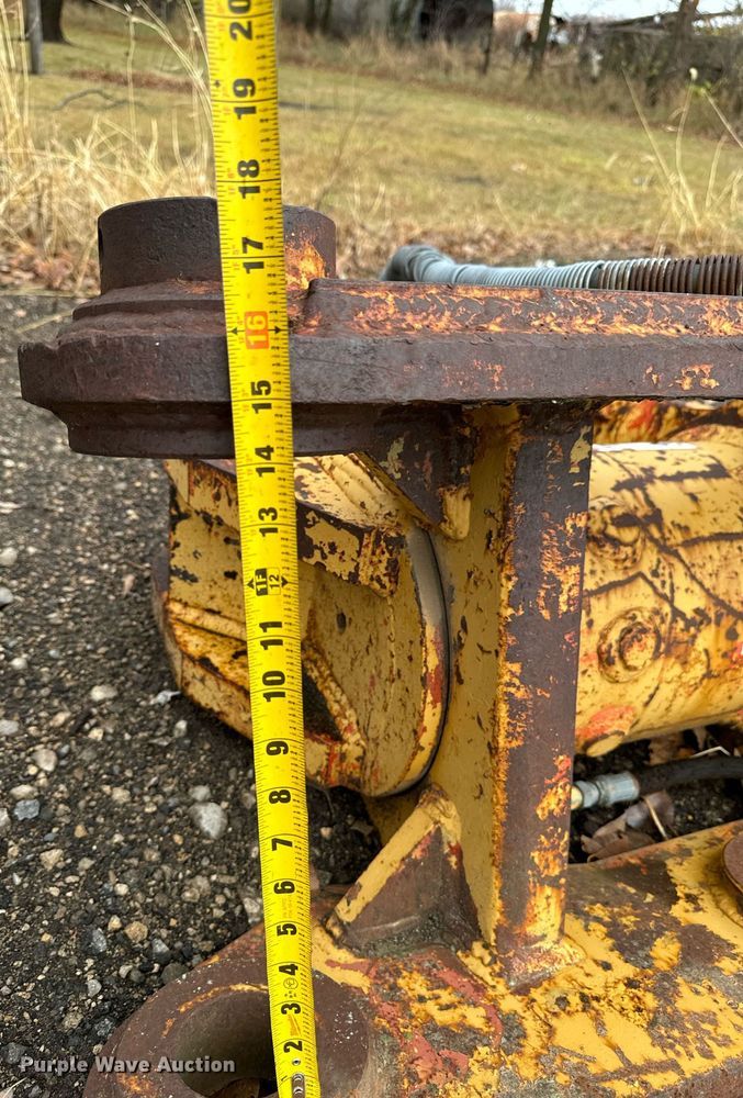 image for item EG6865 Caterpillar excavator bucket swivel